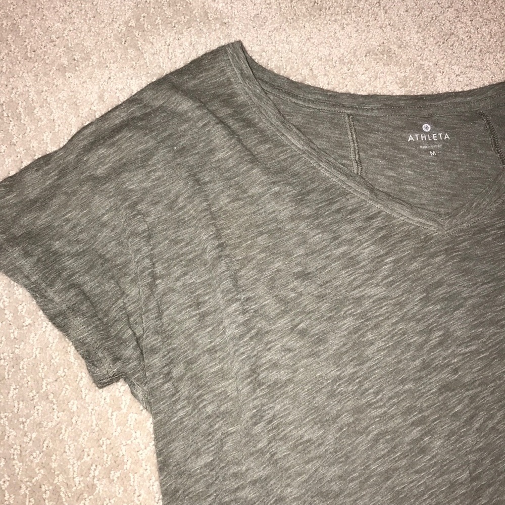 Adorable athleta workout tee